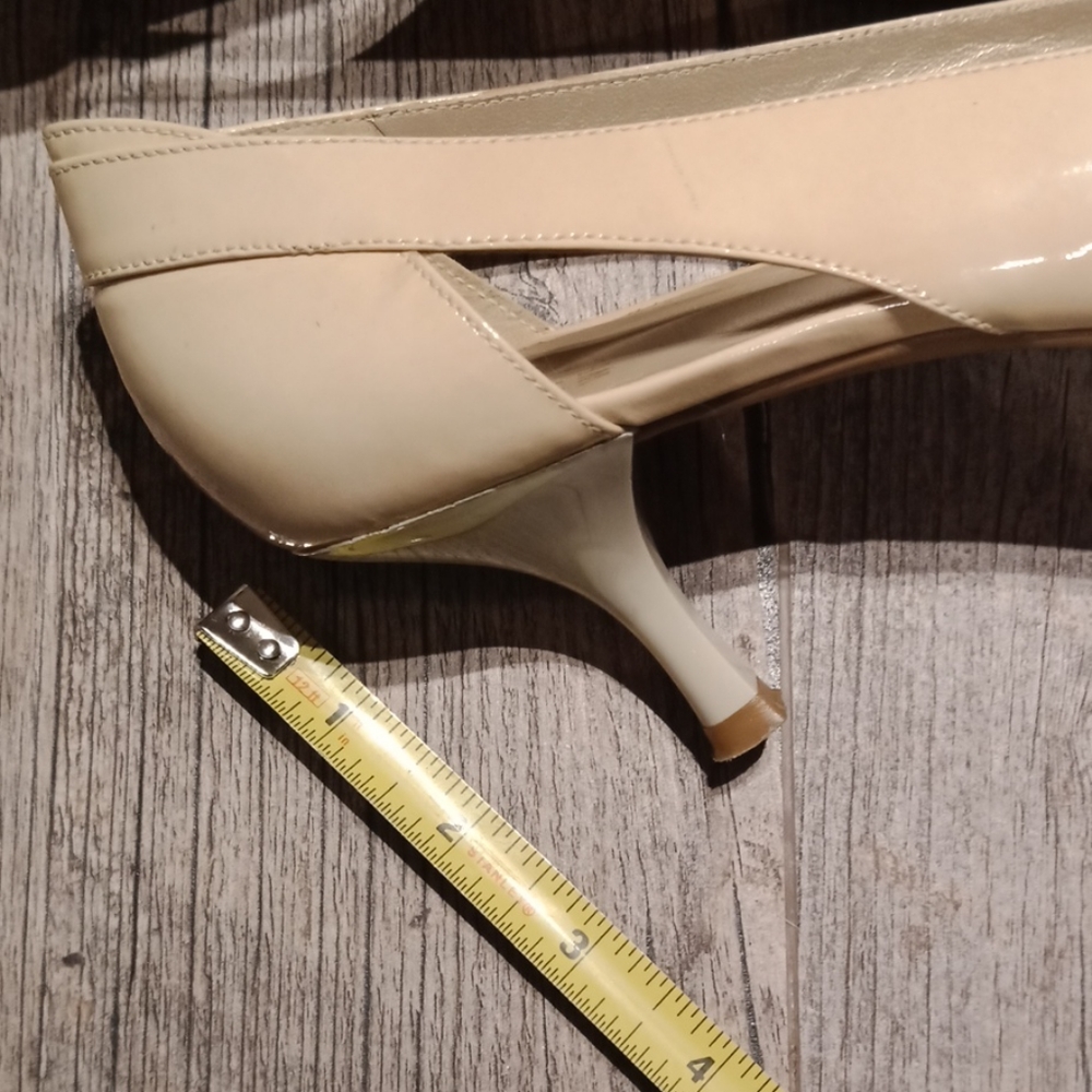 Stuart Weitzman Pointed Toe Heels - image 6